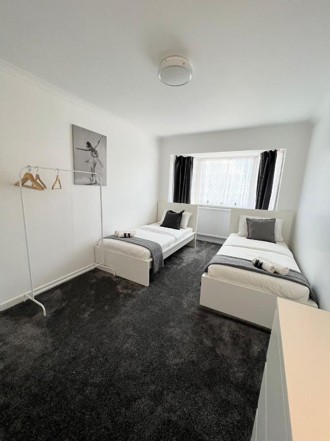 Stunning Flat In Greater London Hotell Exteriör bild