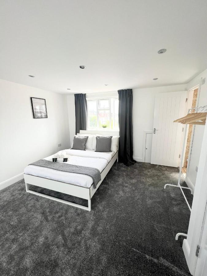 Stunning Flat In Greater London Hotell Exteriör bild