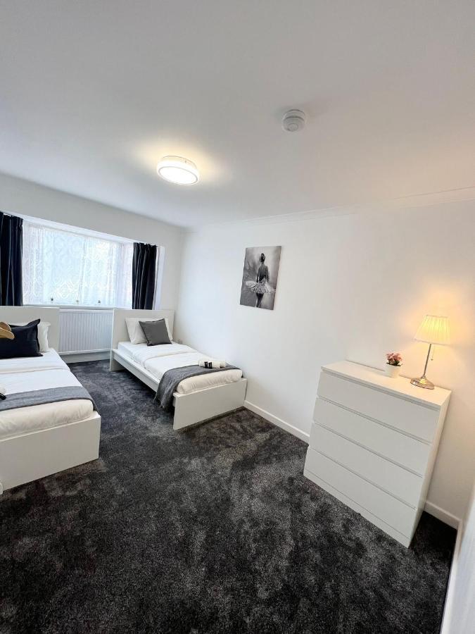Stunning Flat In Greater London Hotell Exteriör bild