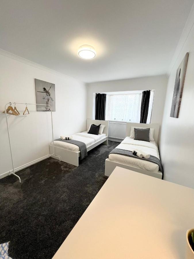 Stunning Flat In Greater London Hotell Exteriör bild