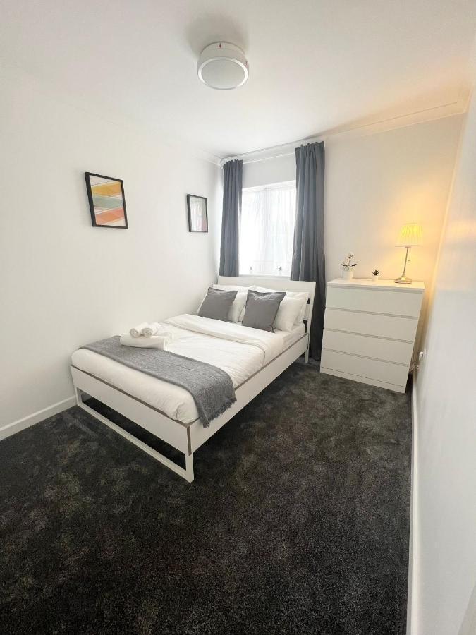 Stunning Flat In Greater London Hotell Exteriör bild