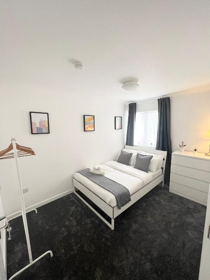 Stunning Flat In Greater London Hotell Exteriör bild