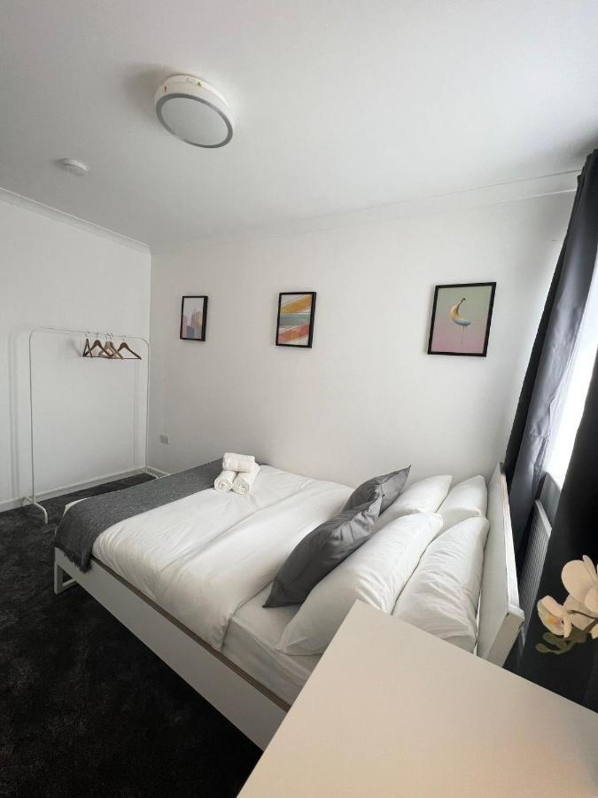 Stunning Flat In Greater London Hotell Exteriör bild